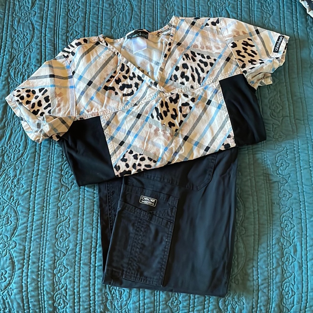 Cherokee scrub set